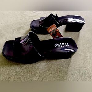 NWT Mad Love women’s size 9 Chunky heel black slides